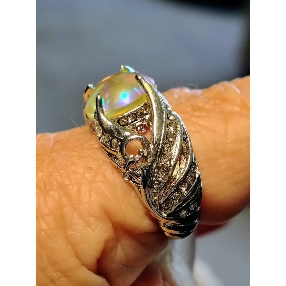 Silver Tone Opalescent Glass Cabochon Ring Size 9